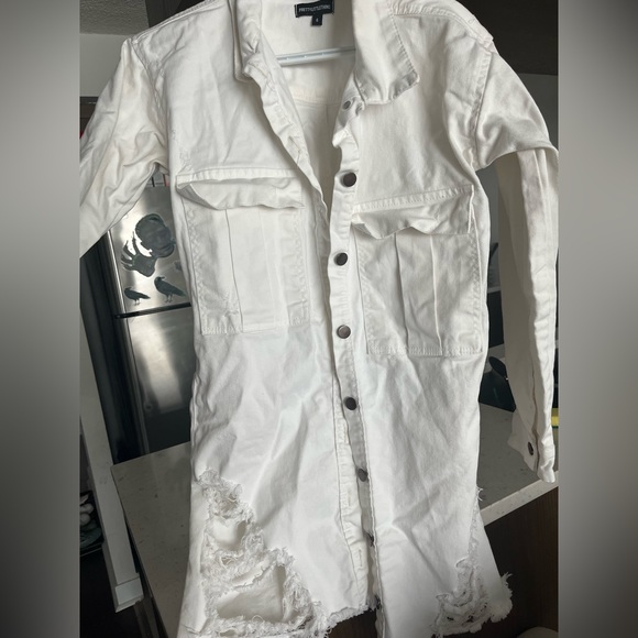 Pretty Little Thing white distressed jean jacket - Picture 2 of 2